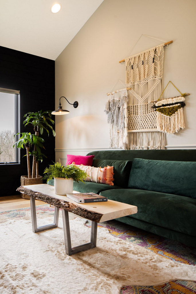 Living room featuring Urbanfloor Chêne Lambrusco, Engineered Hardwood Flooring, 
